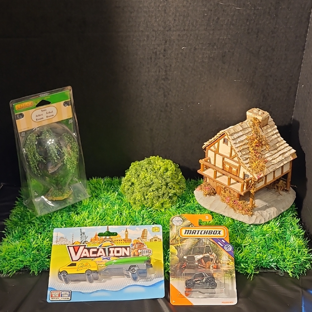 1:64 Scale Vacation Get Away  Diorama Cabin, car and Foliage Set
